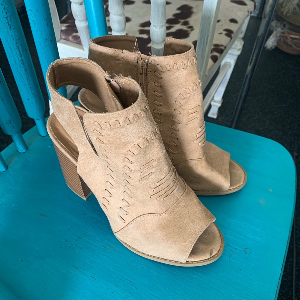 Open toe heels - Picture 1 of 2